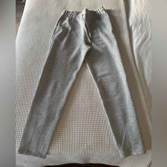 LULULEMON Soft Ambition High Rise Jogger
*like new - Picture 2 of 5